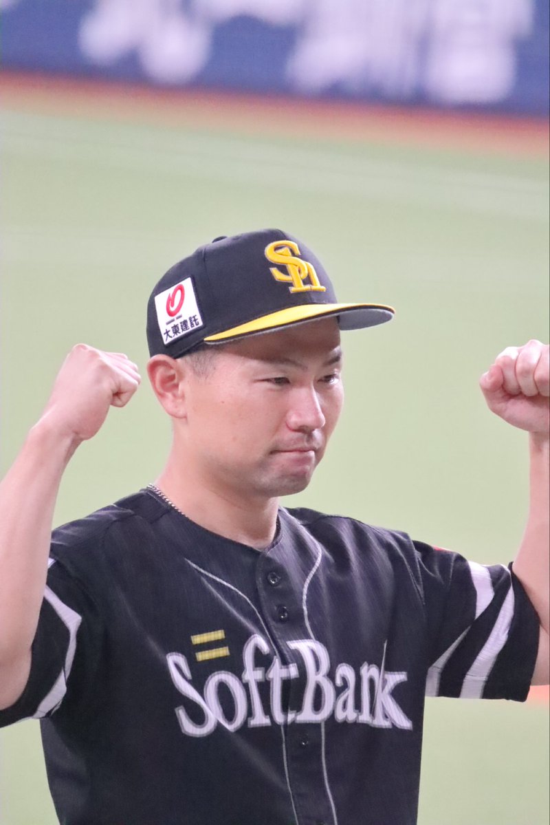 なな tweet media