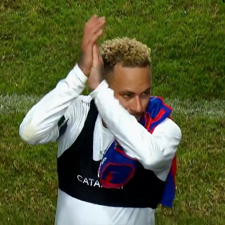 TyCSports's tweet photo. 🇧🇷👏 Neymar se retiró del Nuevo Gasómetro con la camiseta de San Lorenzo y agradeciendo a los hinchas por todo el cariño. https://t.co/aI2r32F1ah