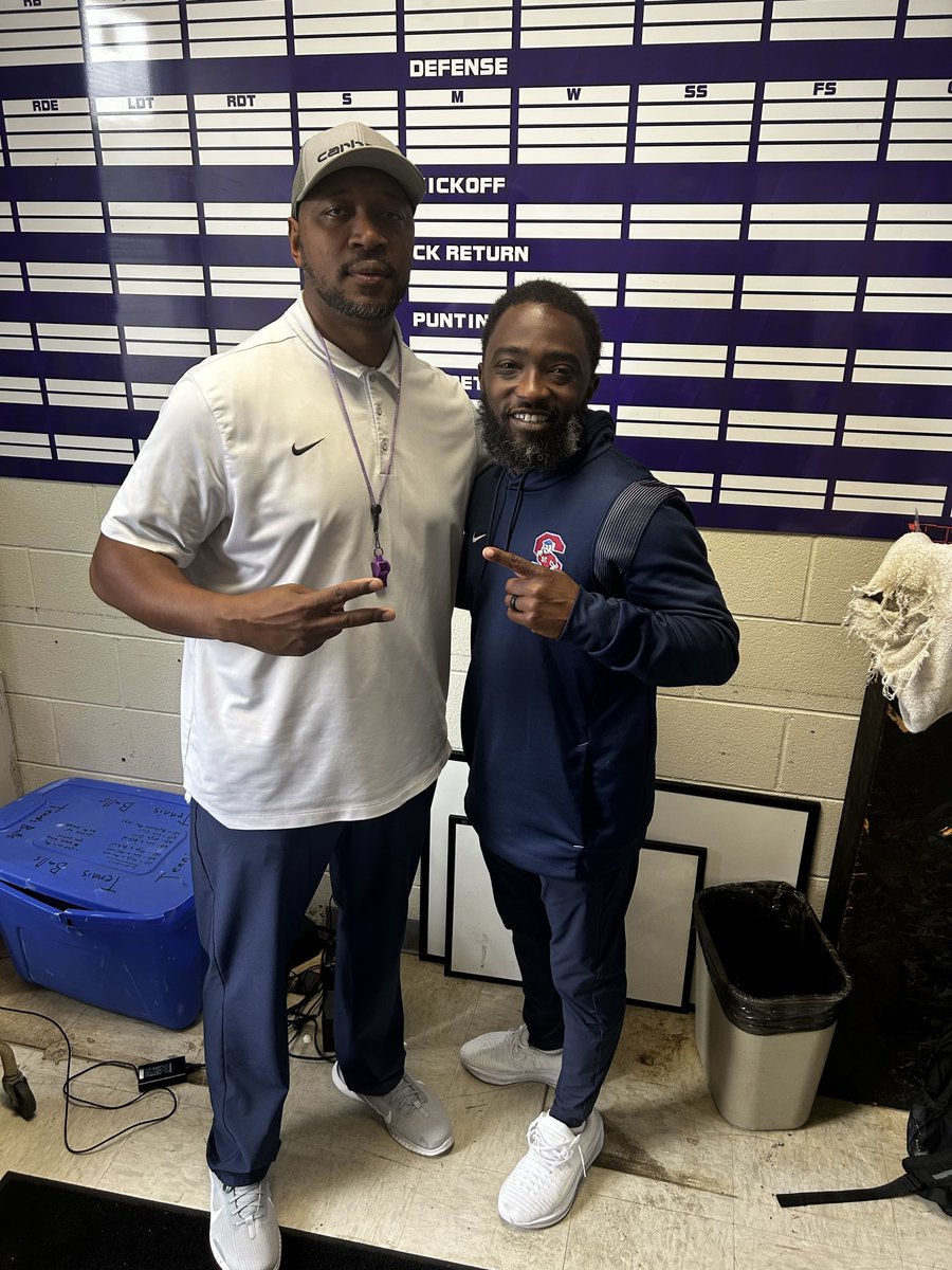 latroy_johnson's tweet image. @SCState_Fb had a great Day in Sumter County. Thanks to @LakewoodFootba1 @sumtergamecocks and my good friend @RooseveltNelso2 and Crestwood Football for welcoming us!!! #STATEofMind