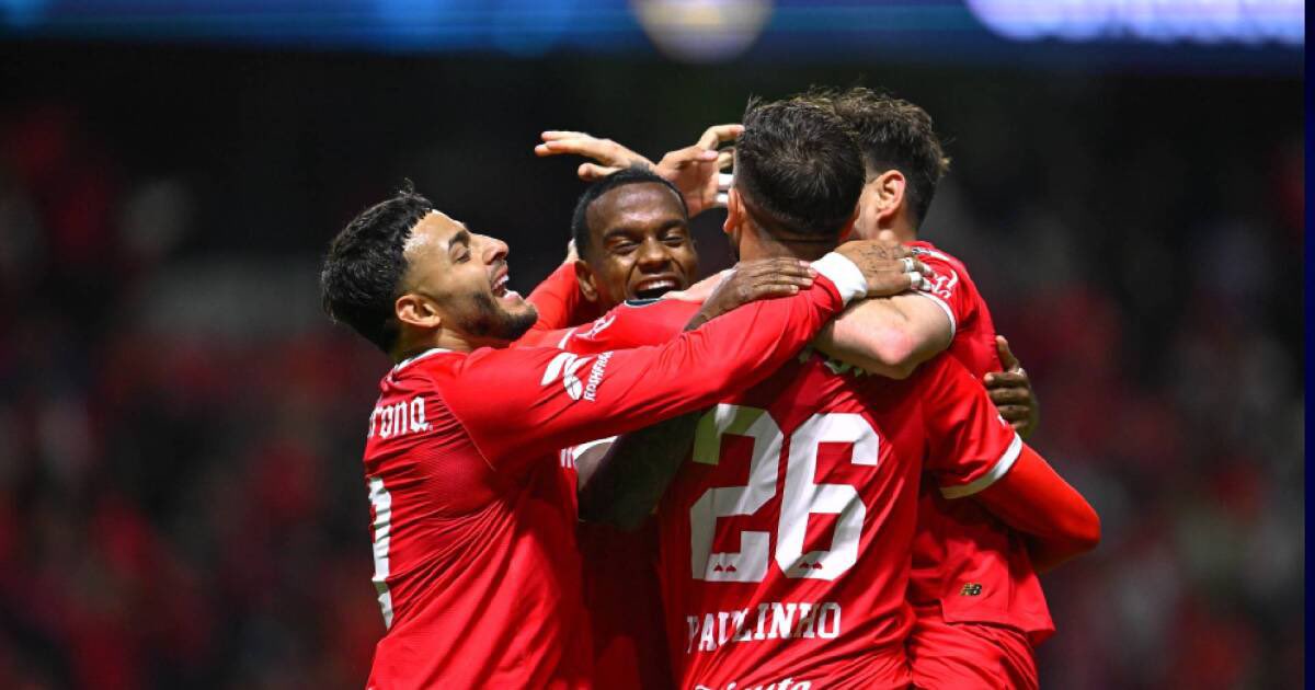 delrojo1917's tweet photo. Por todo en Concachampions 👺

Toluca se juega todas sus cartas en la Semifinal en California, el objetivo es claro:
La Copa 🏆 

��� 29 de Abril

⚫️ Los Ángeles F.C. vs Toluca 👹

🏟️ Banc of California Stadium

⏰ 20:30 hrs

📺 Fox ONE https://t.co/sgGjVqU79c