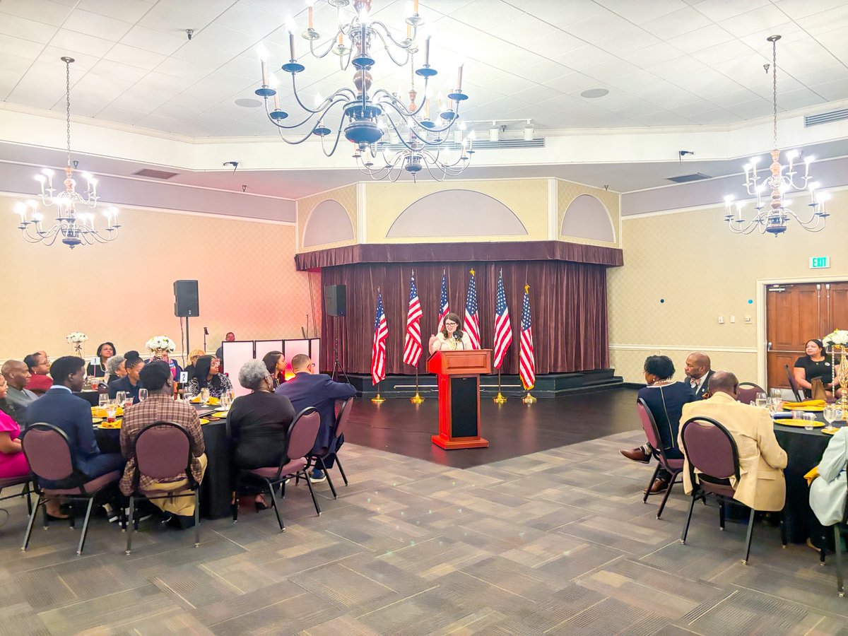 Sarah Elfreth tweet media