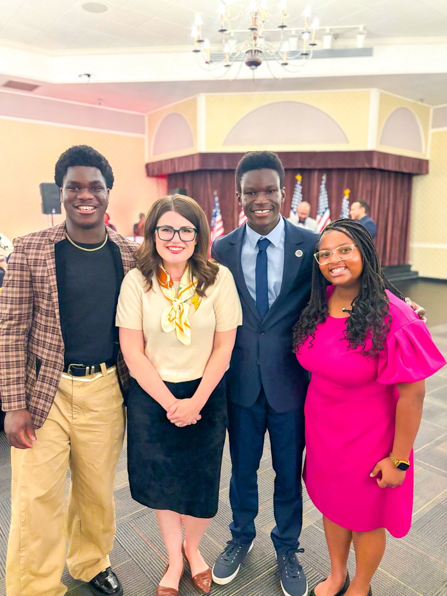 Sarah Elfreth tweet media