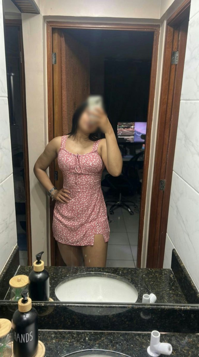 ScarletCurves's tweet photo. No filter. No illusion. Just presence.
Learning to embrace what’s real, not perfect.
Face will be censored later.

#nofilter #realbody #naturalvibes #confidence #selfgrowth #authentic https://t.co/JLxaVhwclm