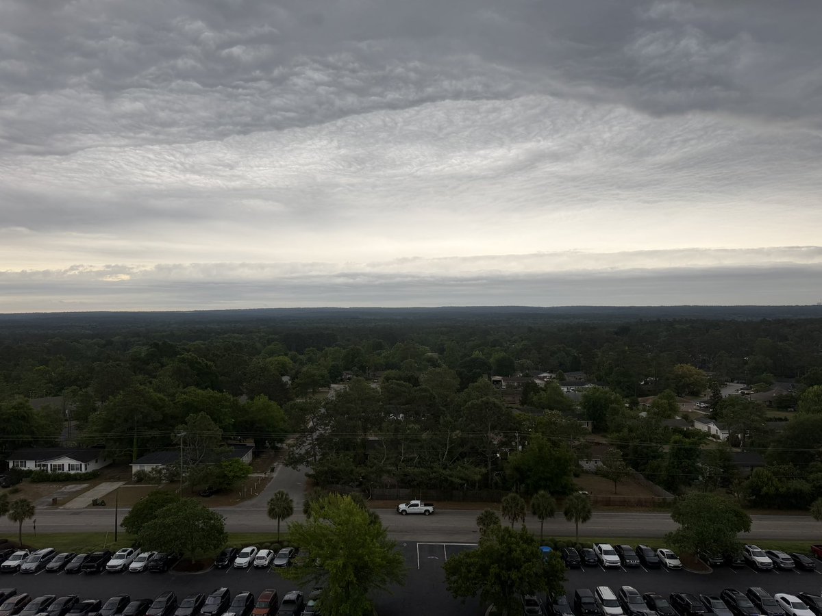 NoHelpF3's tweet photo. @SCweather_wx it wasn’t much today but better than nothing. At least it brought in some cool looking clouds. https://t.co/PHgApKBtFf