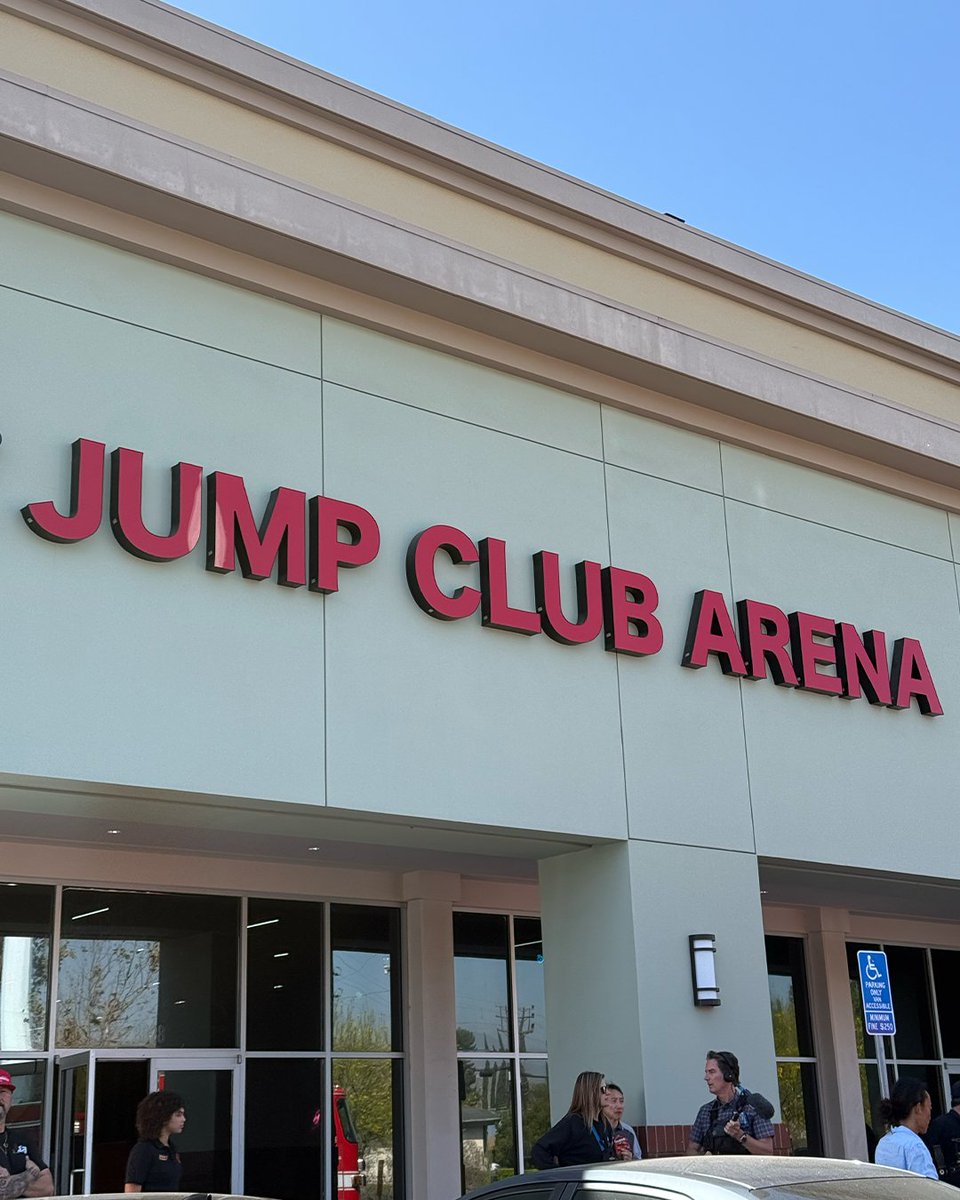 The911onABC's tweet image. This is giving me nostalgia but also anxiety 😅