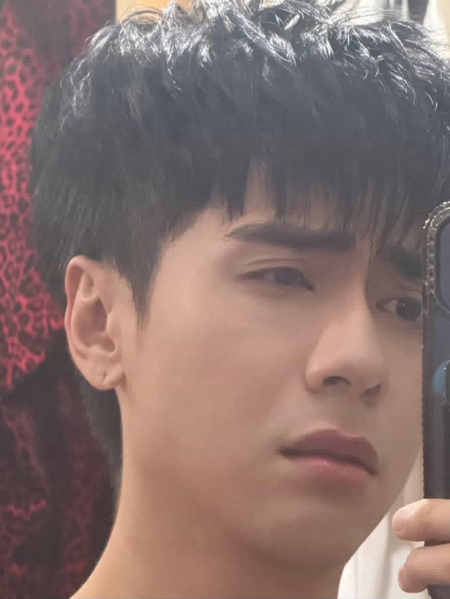 องครักษ์พิทักษ์หุ่ง tweet media