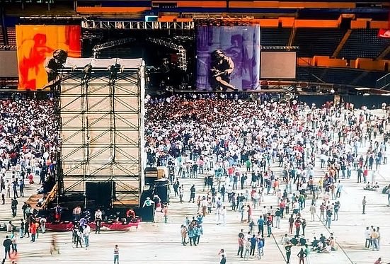 gnreternobr's tweet image. 28 de abril de 1993, @gunsnroses fez o segundo de dois shows no Estadio Universitario, em Monterrey, México 🇲🇽

Setlist desconhecida 

📷 Fernando Aceves / Trashed Illusions / Monterrey Rock (Fotos do dia 27 ou 28) 

#gunsnroses #axlrose #slash #duffmckagan