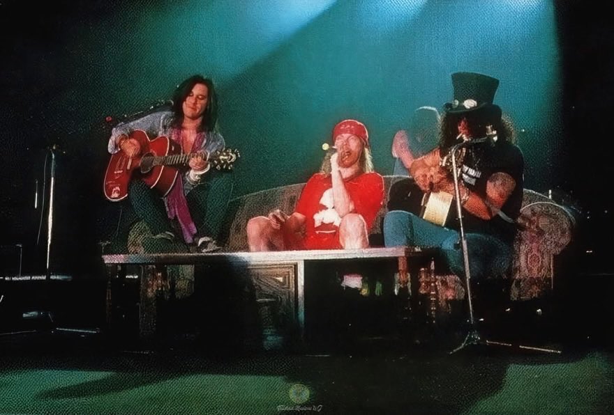 gnreternobr's tweet image. 28 de abril de 1993, @gunsnroses fez o segundo de dois shows no Estadio Universitario, em Monterrey, México 🇲🇽

Setlist desconhecida 

📷 Fernando Aceves / Trashed Illusions / Monterrey Rock (Fotos do dia 27 ou 28) 

#gunsnroses #axlrose #slash #duffmckagan