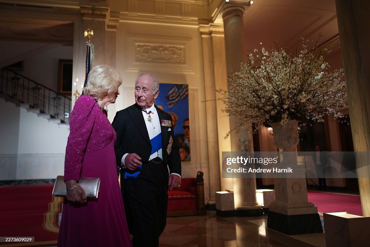 nocontxtcamilla's tweet image. #TheseTwo 🌜🌛