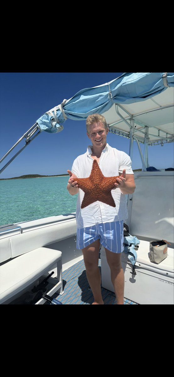 Trebornosduh's tweet photo. Memories in the making 🏝️🐚 https://t.co/GcNyYmASse