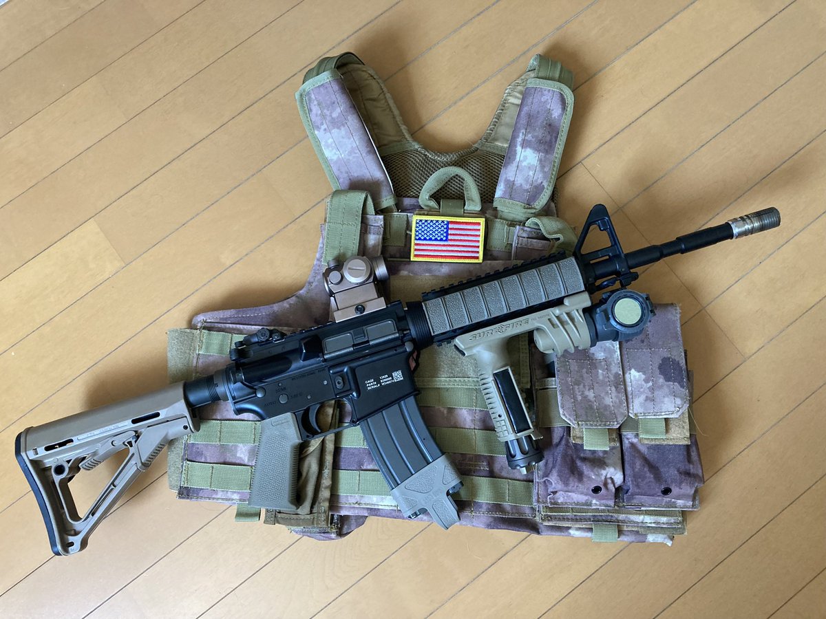 XO9TKDzC0P234's tweet image. そう言えばもう何年もサバゲーして無いなぁ🔥🔫
せっかくクリスコスタ仕様のM4も持ち腐れだ。🤔
#コルト
#m4a1 
#SUREFIRE