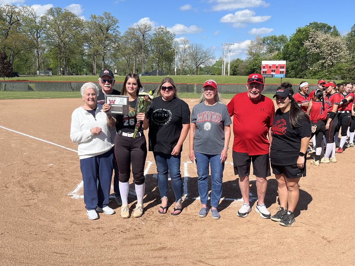 WayneAthletics's tweet image. 🥎 | FINAL

Congratulations to Lady Warrior Softball on their 15-10 win over Butler tonight!

Thank you to Emily Hames and Cadence Pullins-Class (not pictured) for what you’ve given to the program. 

#WarriorPride