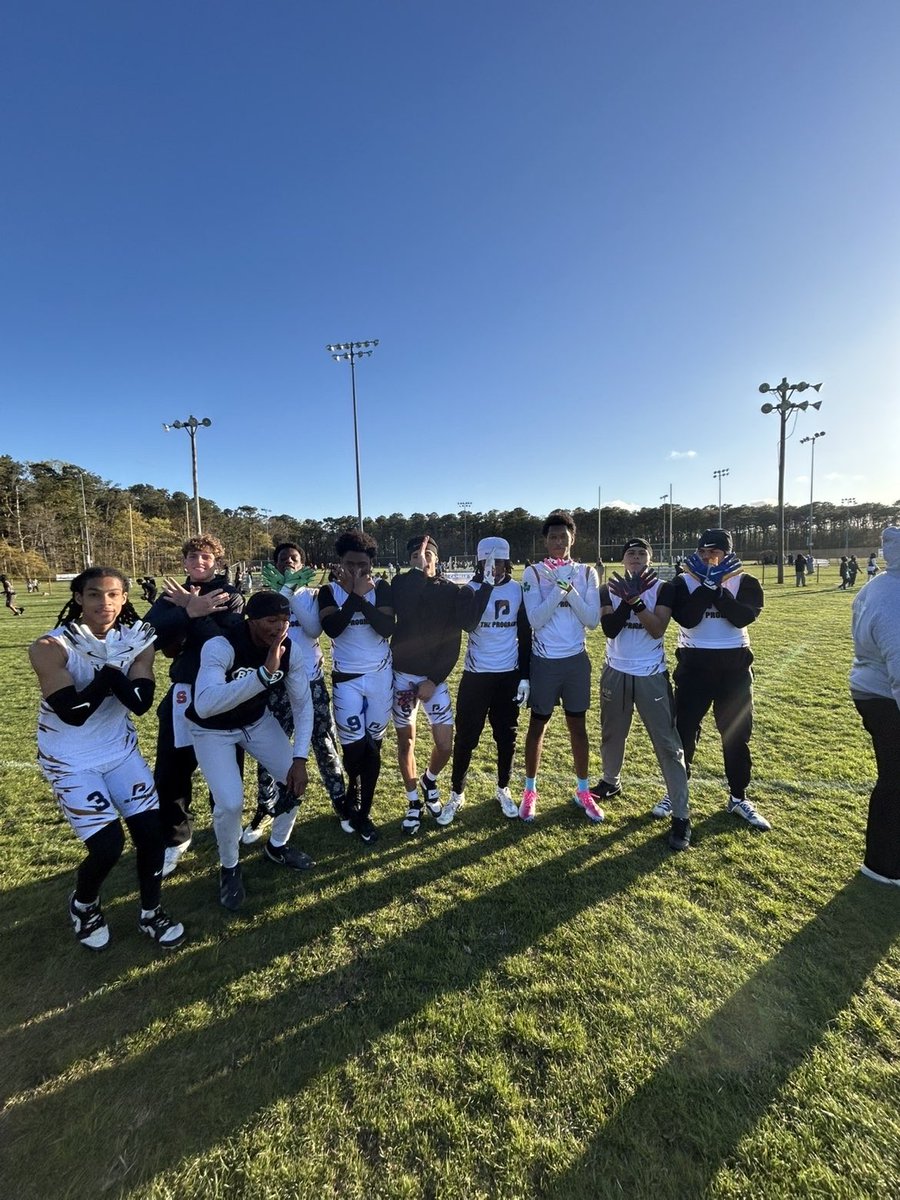 Ben_Terry57's tweet photo. Had a great time this past weekend with my guys playing at the UNC 18u 7v7 tournament winning the the whole thing and ending with 4 tds and and extra point

#getwiththeprogram

@STP_Eagles @CoachNG_STP @LovettJulian1 @ant_dacunto @Josiah_Jones3 @chace_nav @Tamirmcelrath https://t.co/9DUdoyzPnN