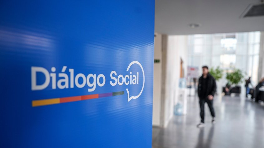 Cámaras empresariales rechazan propuesta del diálogo social
n9.cl/7d7jg