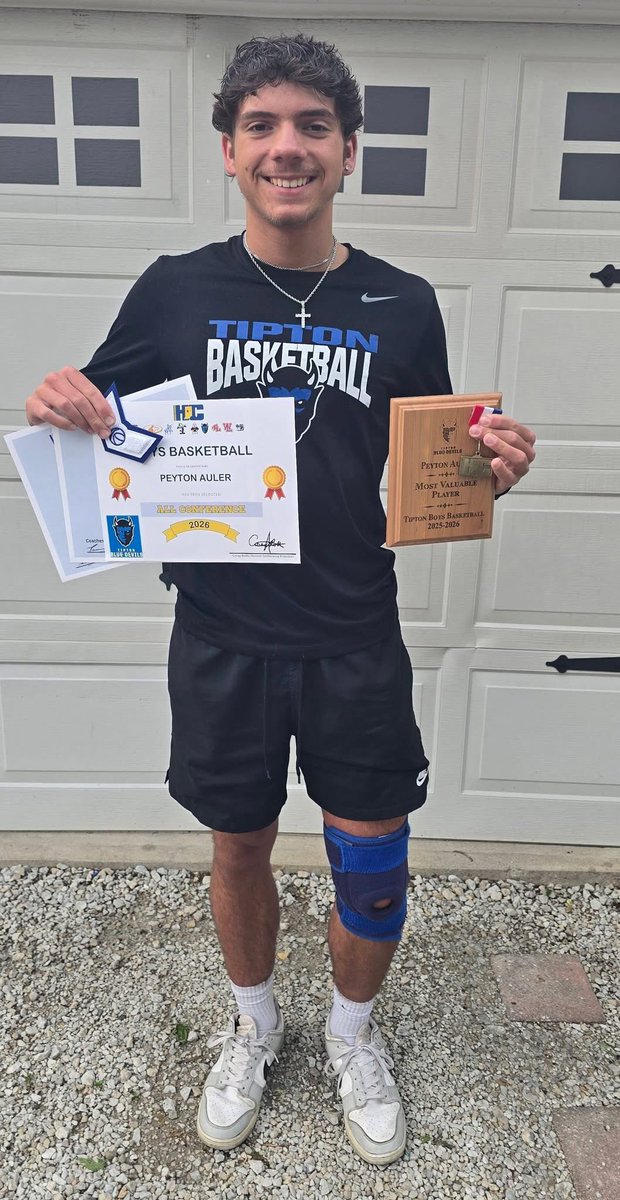 PeytonAuler's tweet photo. Basketball Season Awards 2025-2026

-Team MVP
-Varsity Points Leader Award 
-Varsity Assist Leader Award 
-All-Hoosier Conference Medal 
-3rd Varsity Basketball letter
(6th overall Varsity letter)

@LGreenwellHoops @BRamseyKSR @kylerstaley @coachNewton24 @alec_weddell @michelle_garmon @CoachLoechle @Viv_Hype @HankampScott @ZT17Hoops @KyleNeddenriep @CISR_Podcast @PrepHoopsIN @PrepHoops @mosesk225 @LegacyIceElite @BrentAuler @TBlueDevilHoops @SunilSportsNews @AnitaAuler @BGaskinsKT @IndSportsTalk @TopPreps @raj_manjrekar @AthlyticDesigns @coachdikerson @RecArenaMain @Uorangemen2 @ynvrenapfluger @CoachHeard4 @coachmareion @RealmRecruiting @RecArenaMain @iancle1
@CoachWalker__