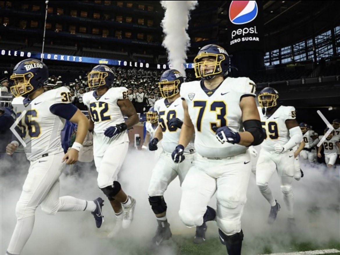 HanifMiddleton's tweet photo. Blessed To Receive An Offer From The University Of Toledo. #ONErocket @CoachJones_25 @coachtwelch1 @TrainerOfSpeed1 @benton_leroy @DennisKnightSMN https://t.co/IHK7rfogmt