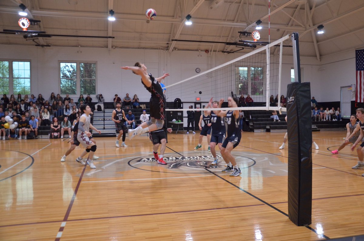 ACPHSAthletics's tweet image. CONSIDER EM SWEPT 🧹😮‍💨

On Caden Dang’s senior night, the Panthers sweep the Huskies 3-0 in an electric game to end the 2025/26 campaign in style

#PantherPride🐾 #ClawsOut