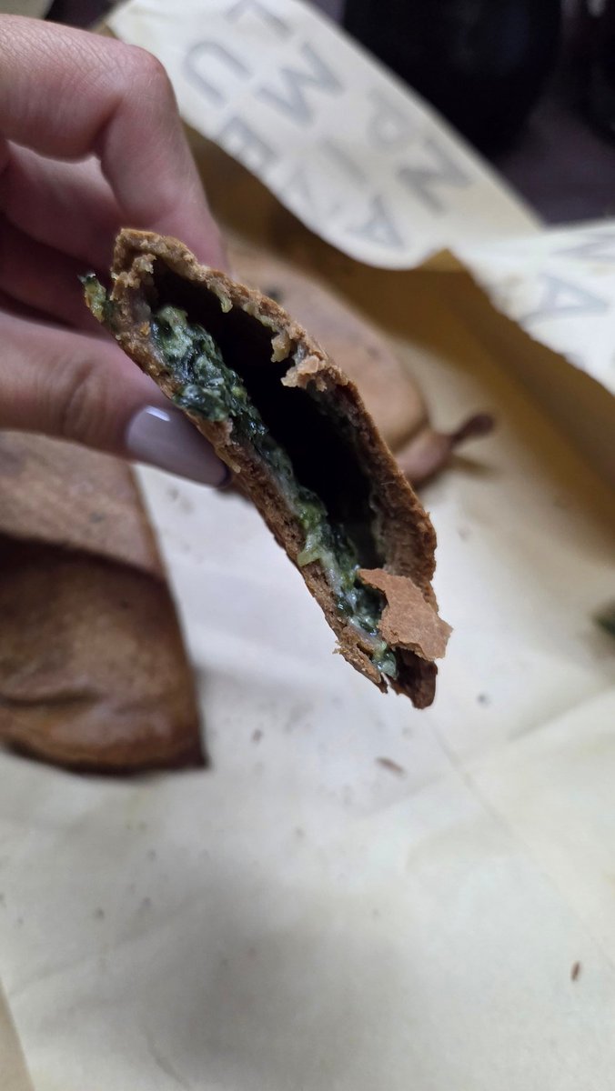 MerlinaaImc's tweet photo. Muy buenas las empanadas de aire de @saboresexpress fiasco total https://t.co/agXy8UV8j1