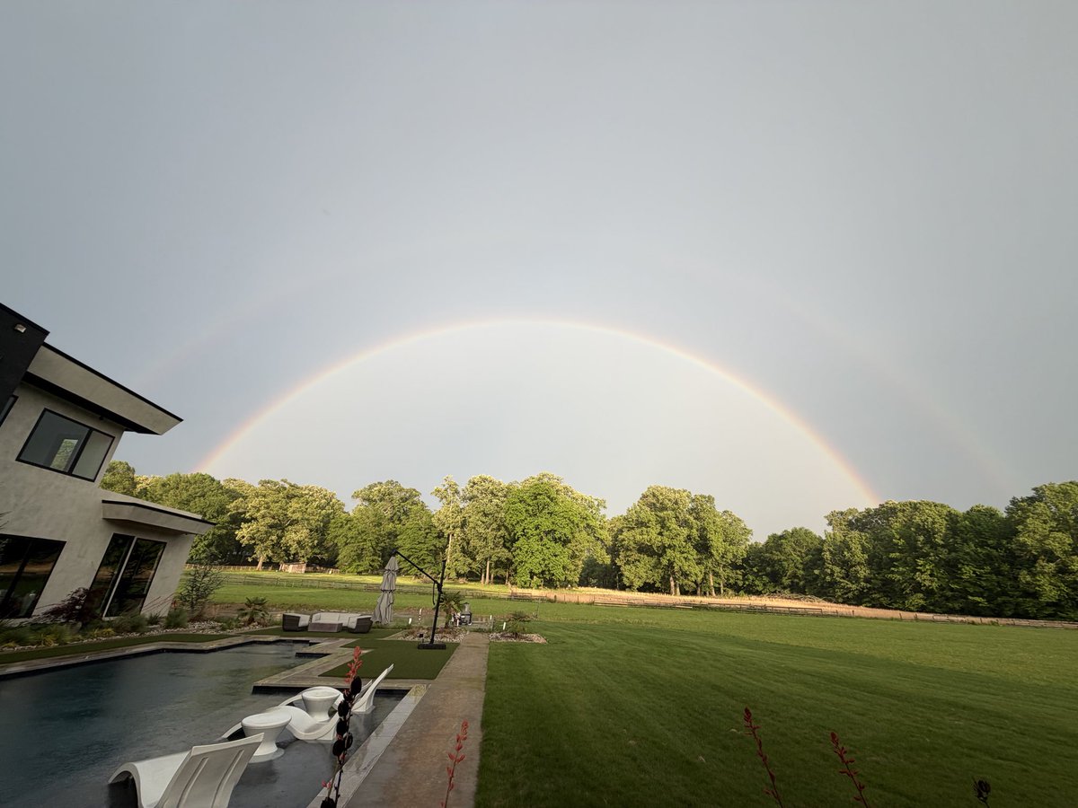 ronhill50's tweet photo. Double Rainbow https://t.co/8gezTLK1XO