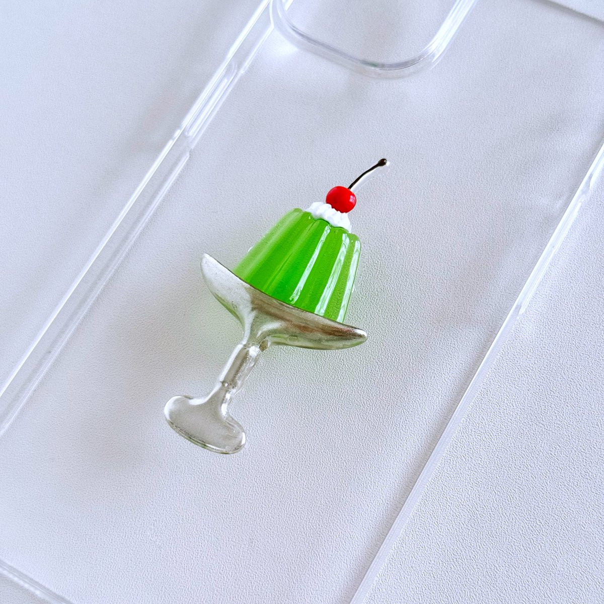 amell_sweets's tweet photo. #昭和レトロのモダンガール

銀の器のゼリーはいかがですか🍒 https://t.co/XBEJwAqpC5