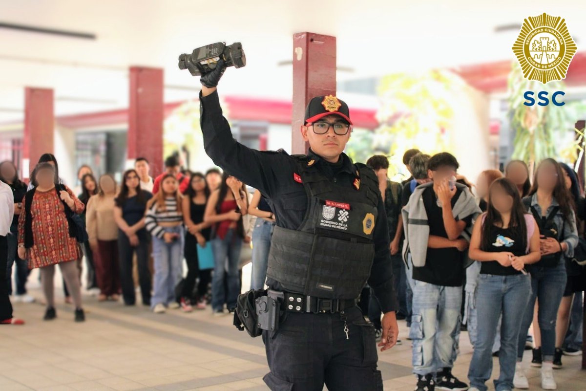 PBI_SSC's tweet image. La #UnidadCanina de la #PBI de la @SSC_CDMX realizó una exhibición en el #CECyT No. 8 #NarcisoBassols, ubicado en @AzcapotzalcoMx, donde #Randy y #Kratos 🐕‍🦺 demostraron sus habilidades y el trabajo estratégico que desempeñan para fortalecer la seguridad; además, tuvieron la