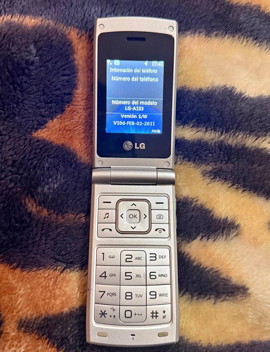 Estoy buscando un celular de este estilo (con botones) para una persona mayor que solo necesita llamar
Tiene problemas en la vista asi que no puede ser tactil
Si alguien tiene uno que funcione para aportar a la causa sera super bienvenido si viene con cargador increibleee
