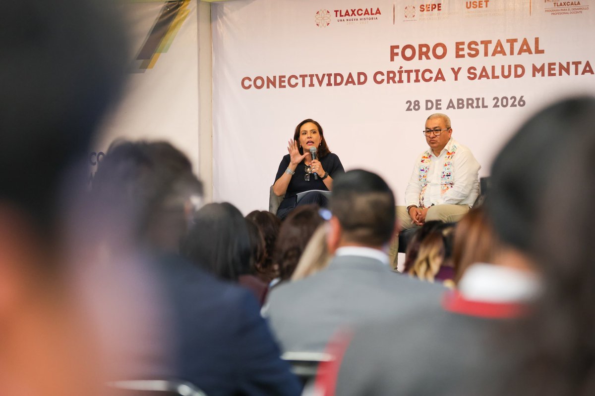 educacionqro's tweet photo. El impacto de las redes sociales en la vida escolar es un tema que no puede esperar. 📱

La secretaria @MarthaSotoQro formó parte del Foro Conectividad Crítica y Salud Mental en el Aula, donde se dialogó sobre bienestar emocional y uso responsable de la tecnología.

Más diálogo, más conciencia, mejores decisiones para nuestras juventudes.