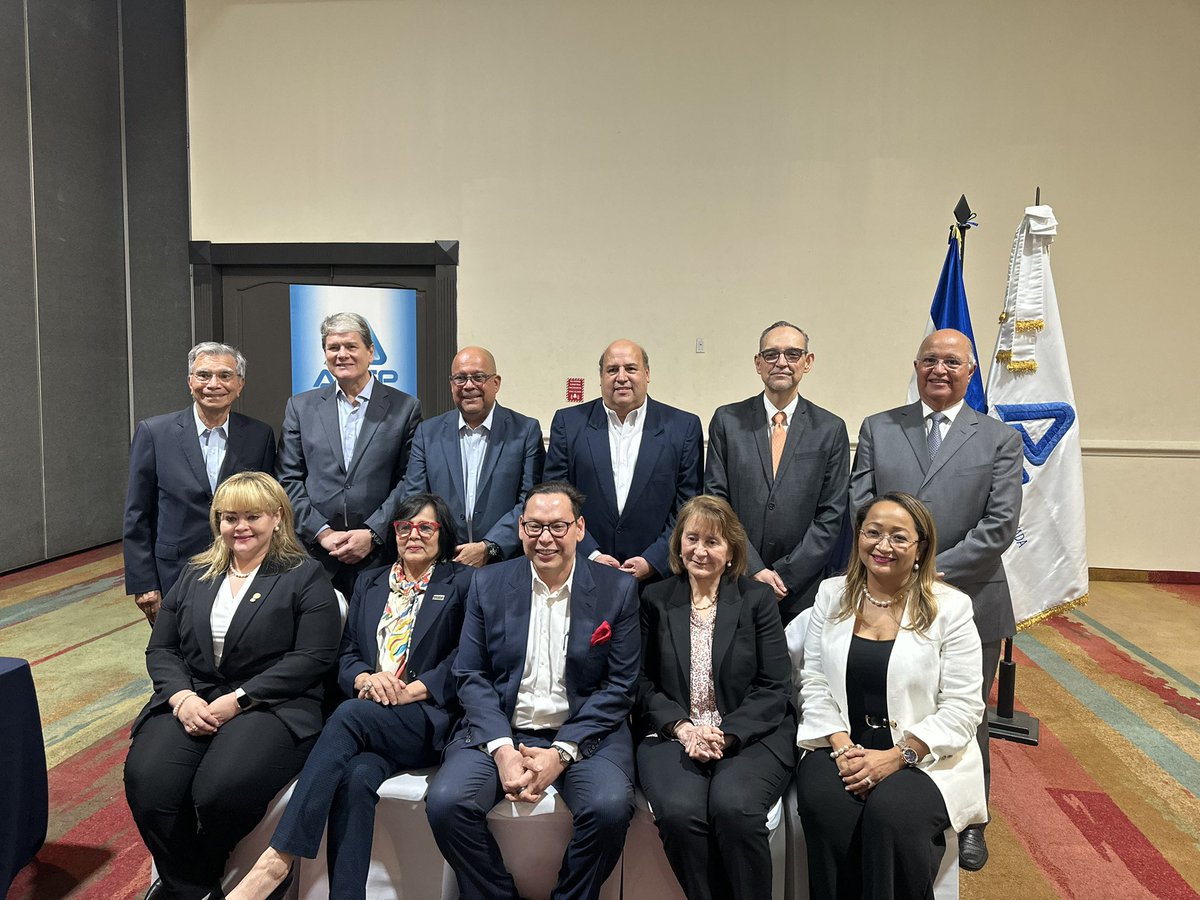 La directora ejecutiva de ASDER, Licda. Ana María Urrutia, se hizo presente en el acto de nombramiento de la nueva Junta Directiva de la ANEP para el período26/28

Su participación reafirma el compromiso de ASDER con el fortalecimiento del sector empresarial. <a href="/ANEPElSalvador/">ANEP</a>