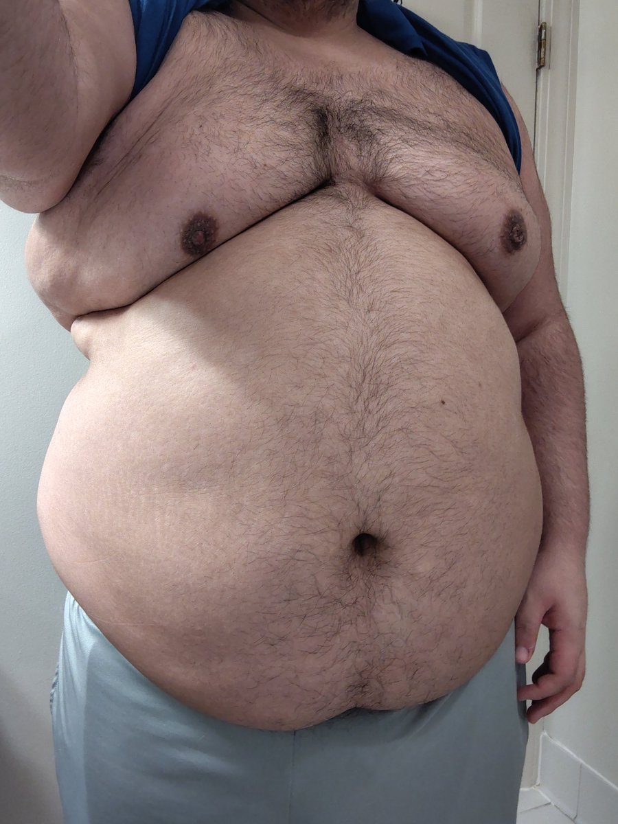 thenewremi's tweet photo. I'm back for Tummy Tuesday https://t.co/kUSYCWVx29
