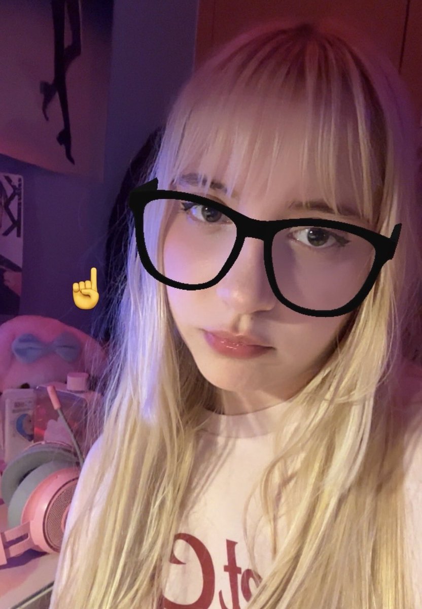 kittluni's tweet photo. ☝️🤓 https://t.co/Hl1AfMm4os