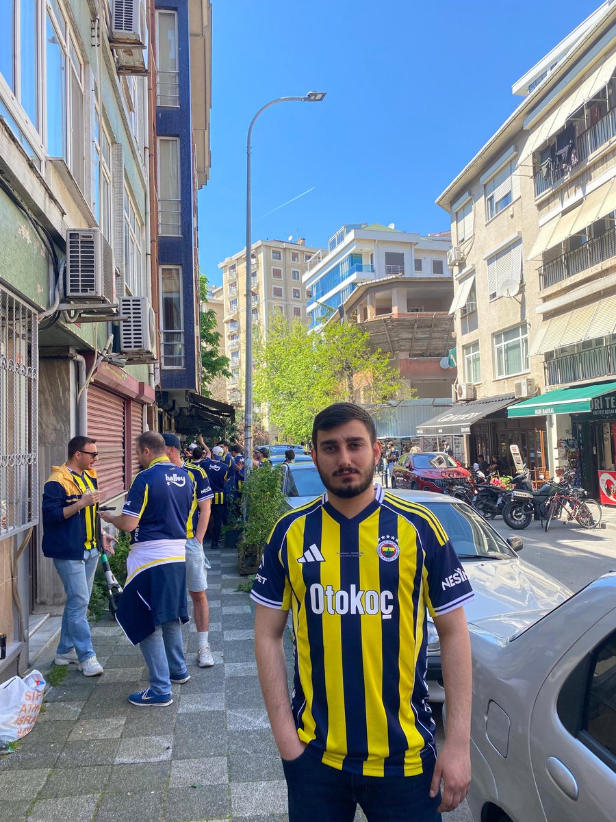 merttcaan66's tweet photo. Hepimiz Ölelim Fenerbahçe Yaşasın https://t.co/WLsXmvvayn