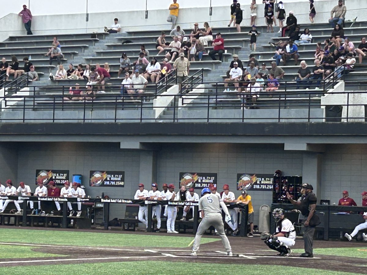 AaronsAces's tweet photo. Warhawks soar out to a 9-0 lead over the Bulldogs in the 3rd.   1,847 the reported crowd for future @SunBelt rivals.  @ULM_BSB @LATechBSB https://t.co/fJf7T5hiVs