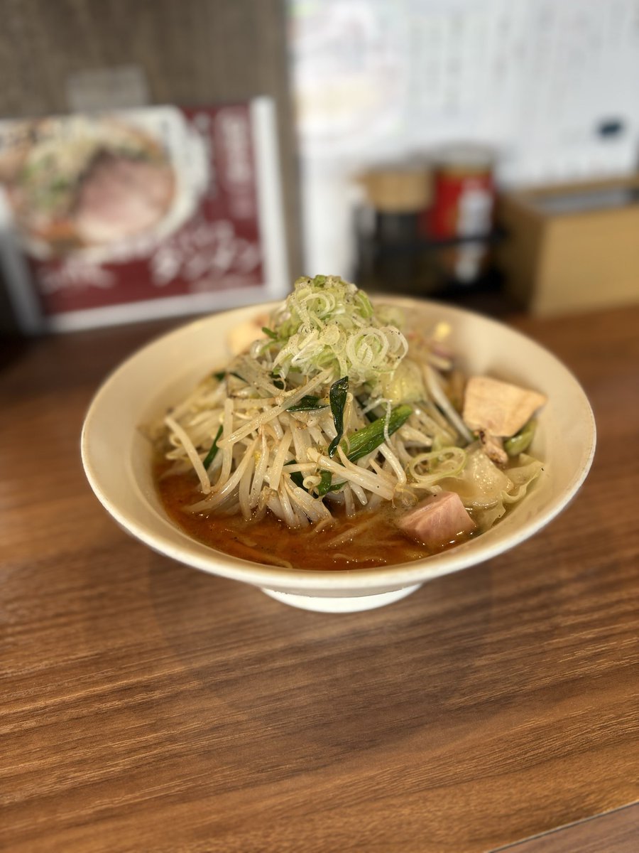 おはようございます

本日昼のみの営業

昼11:00〜14:30

４月限定　【煮干油そば】
沢山のご注文頂いております
ありがとうございます😊

抜群に煮干具合を濃く仕上げた油そばになっております🍜

今歯医者に通い中で次の試作が出来ない状態です。5がつの中旬までは煮干油そばでいく予定です