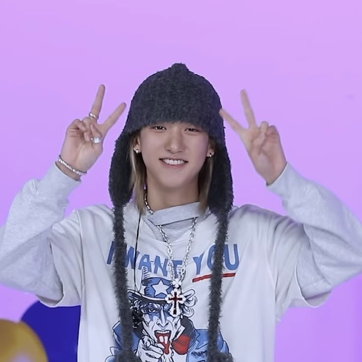 yyourqueenn's tweet photo. @greesky54 Foto fav aku pas woojin senyum keliatan gigi alias nyengirr. Suka bgt sm senyum woojin keliatan tulus bgttt, mau lindungin senyum dd woojin terus biar tidak hilangggg. I lop u dd woojin🫶🏻
#ShottiesWithWoojin
#WeStandWithWoojin
#ProtectWoojin
#RespectAllMembers
#LNGSHOT4
#4SHOBOIZ https://t.co/SBBpXRavup