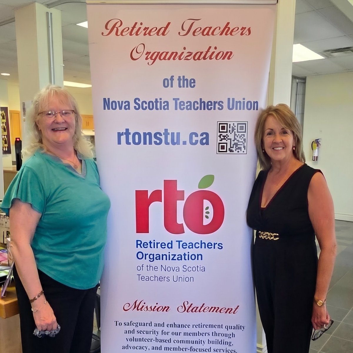 bjaucoin's tweet image. Honoured to spend the day with the Retired Teachers Organization of Southwest Shores, @NSTeachersUnion, sharing why Self-care is the new Health Care for educators who have spent their lives caring for others. #SelfCare #Resilience #Wellness #RetiredTeachers #LivingLifeOverCancer