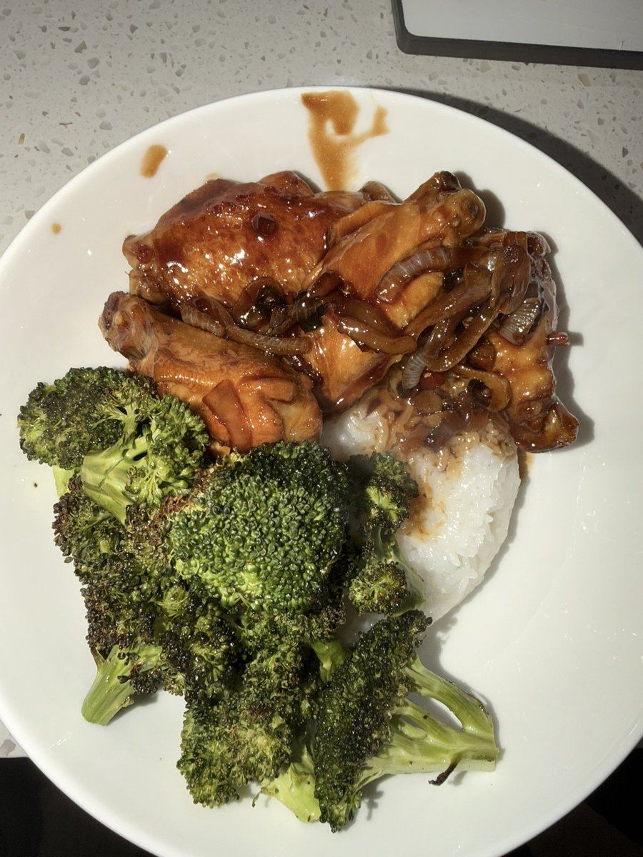 ojie tweet media