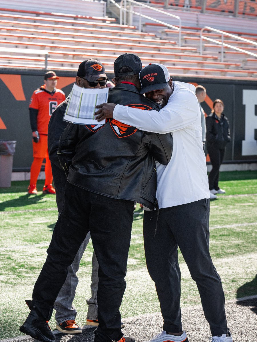 Oregon State Football tweet media