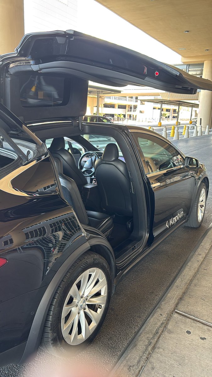 La’Shay Larue VISITING VEGAS APRIL27-30 tweet media