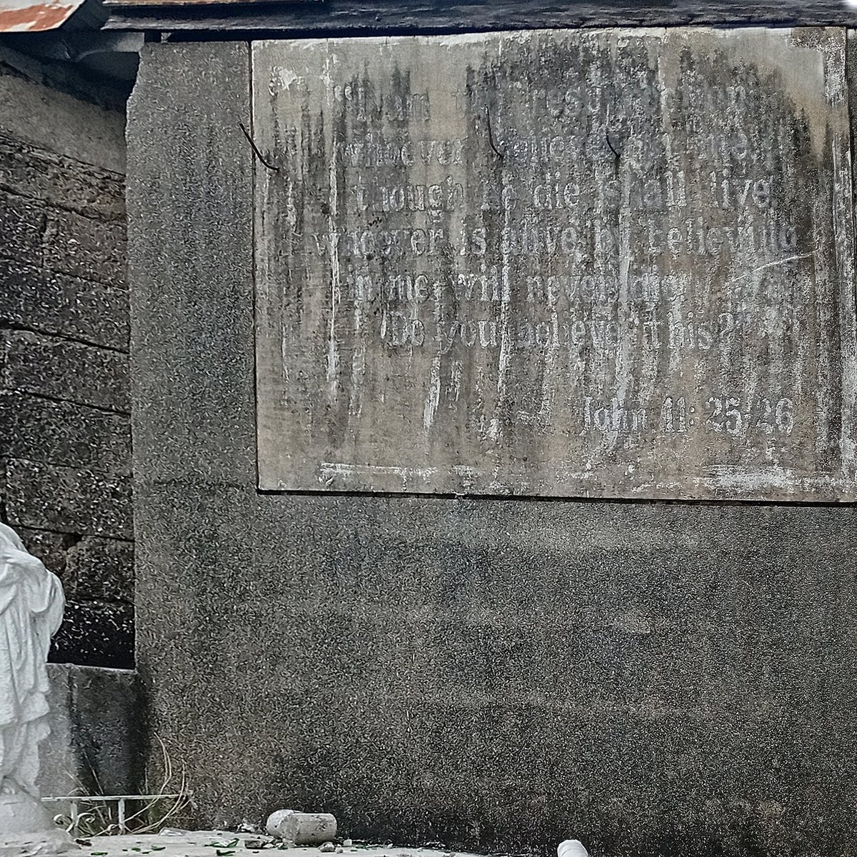Lakan_Olivares's tweet image. Words Unsaid

March 2026
San Felipe Neri Catholic Cemetery, 
Barangay Población, Mandaluyong City 

#filipinophotography #photography #sliceoflife #apictureaday #candidphotography #streetphotography #travelphotography #historicalsite
