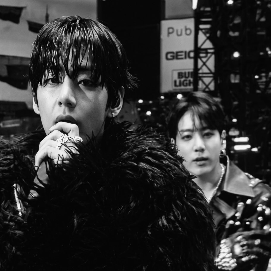 jkissthv's tweet photo. THESE THREE PHOTOS !!! 

DAY 1 , DAY 2 , DAY 3 https://t.co/j93R4TpCYT