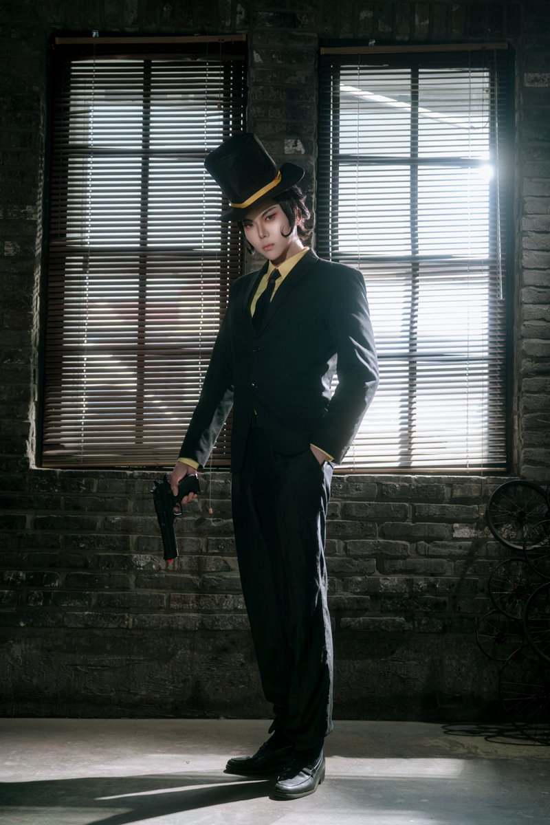 Hae_binl's tweet photo. 家庭教師ヒットマンREBORN!

🔥🎩 

📸 - @Onestar_Cos https://t.co/0t5VOLekQH