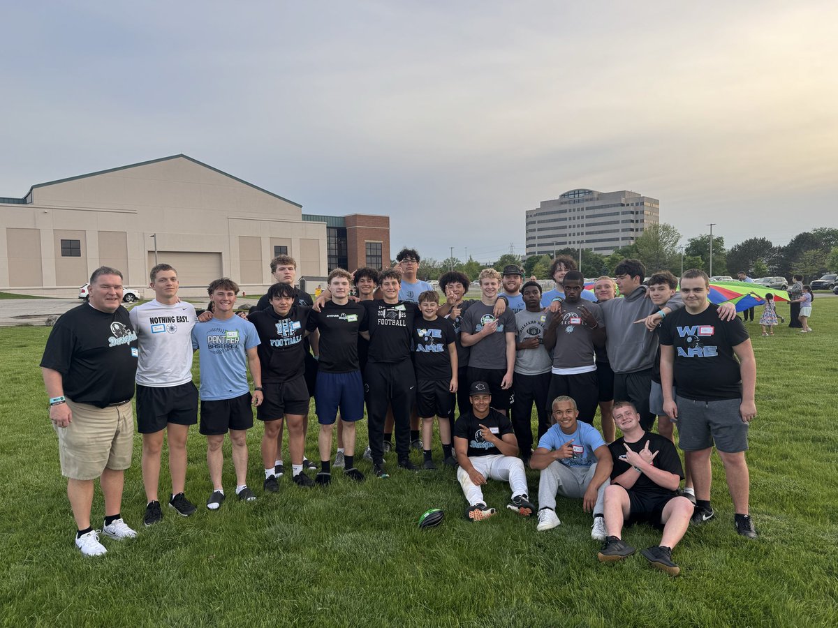 HDarbyFootball's tweet image. Panthers doing incredible work!  Great night with young people and. FESTA at the Lutheran Church in Mill Run. Great kids doing great things! 
#DarbyBall #WeAreDarby #PantherPride #DarbyGrit 
🧱🧱🧱🧱🧱🧱🧱🧱🧱🧱