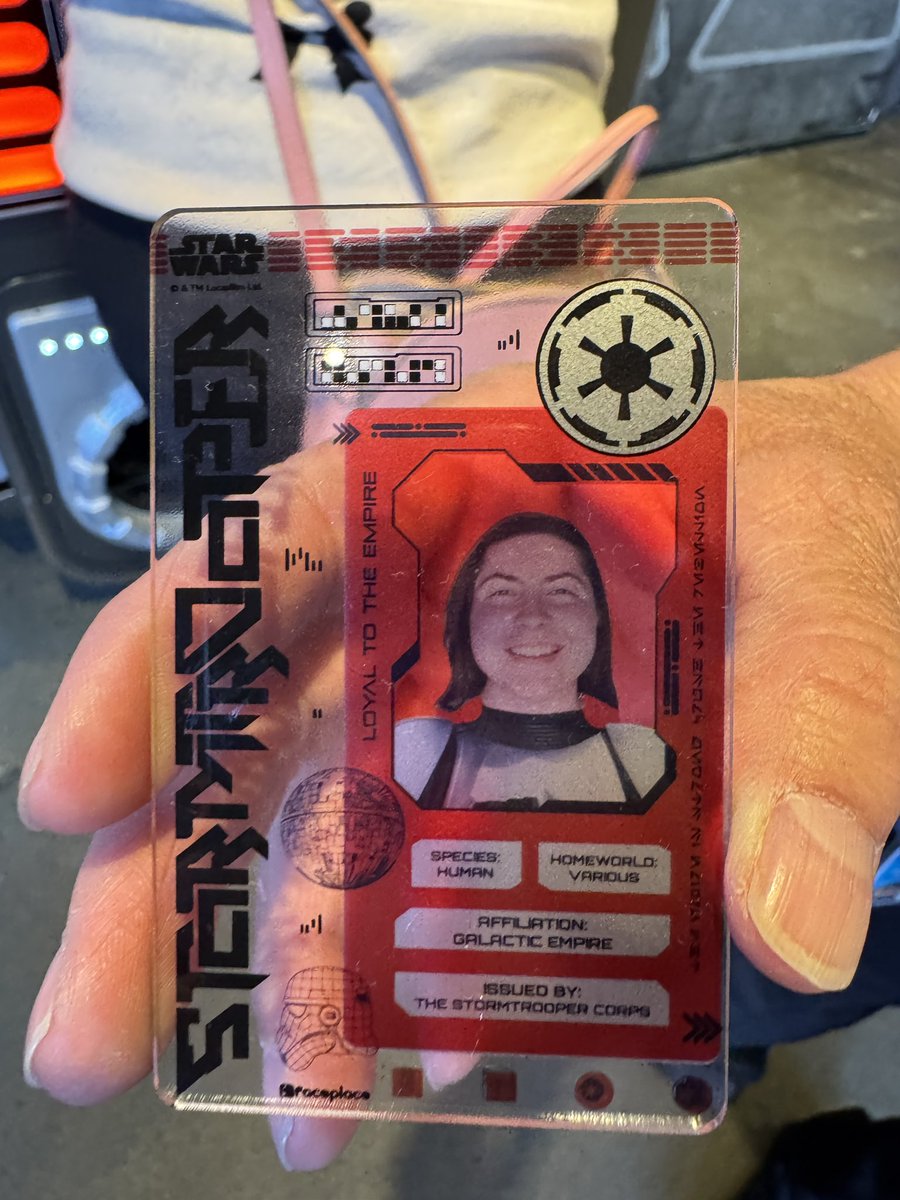 laughingplace's tweet image. The new Galactic ID station at #StarWars Trading Post had a 1.5-hour wait when I went by there. #DisneylandResort