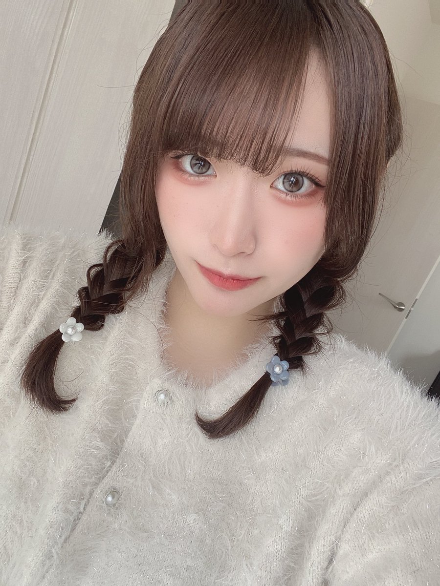 みん tweet media
