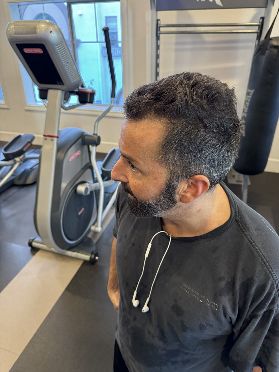 youWONme717's tweet image. Today at the gym this dude leaves his towel and water on the machine and leaves, nowhere to be found. So I start using the machine and he comes back a few min later saying he left his stuff so he should use it again… any thoughts? I’m just sincerely curious🙄
#gym #etiquette