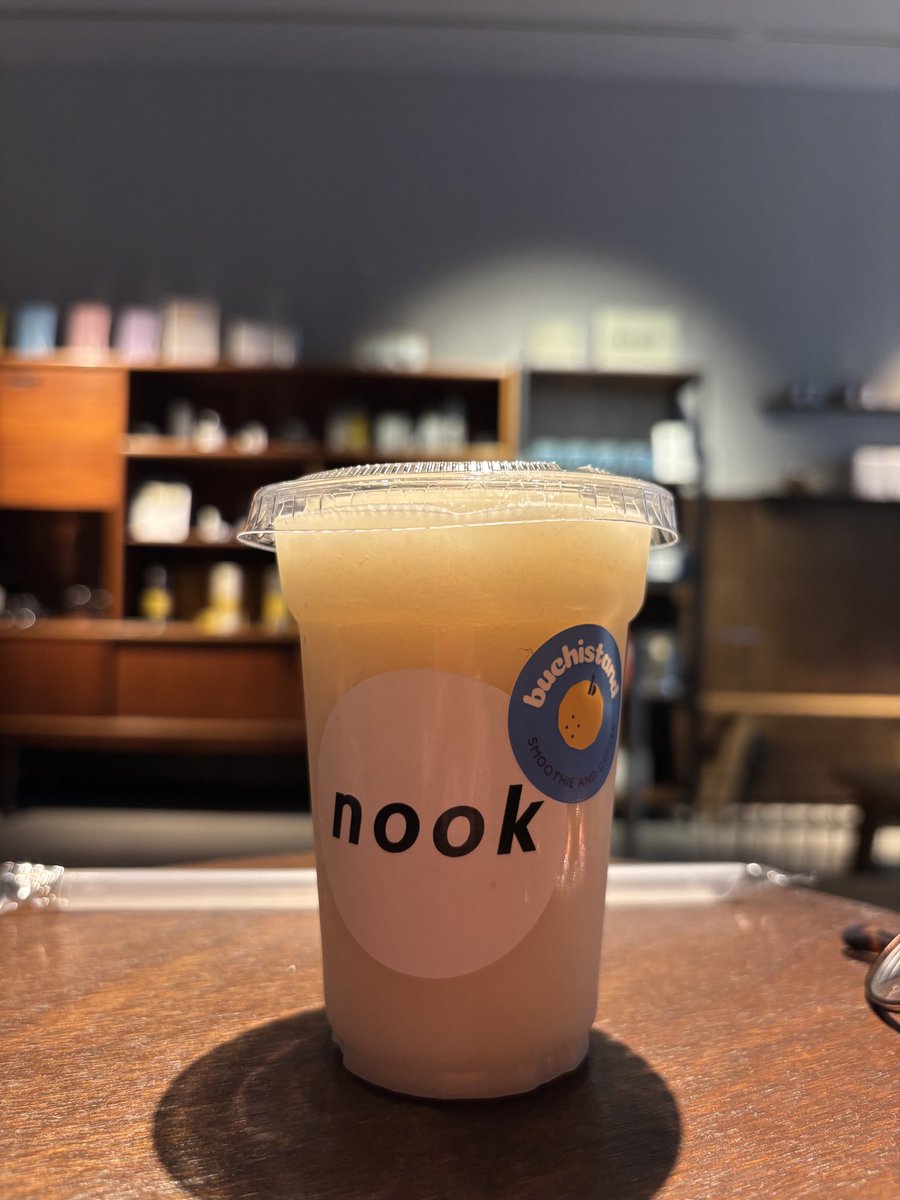PenguinYH's tweet photo. 梨のスムージー美味。
店の雰囲気もよいし朝早くから店開いてて好き❤️
https://t.co/oDHohik2vs
#nook 中崎町 https://t.co/1ir6n6b2ZI