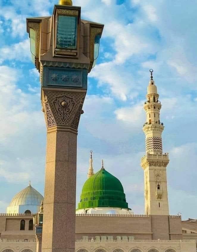 ememiqbal's tweet image. The #Prophet #Muhammad (#peace and #blessings be upon him) said:
“When the evening meal is served and the #prayer has been established, begin with the meal first.”
(Sahih al-Bukhari, Hadith 5463)
#HadithoftheDay