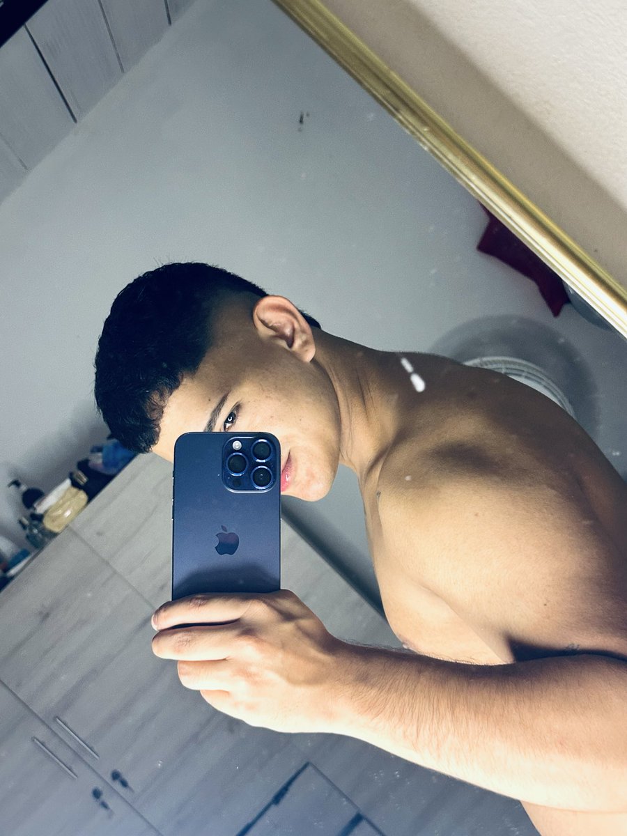 Nivek0817's tweet photo. 🍆 https://t.co/pvYUYSitMu