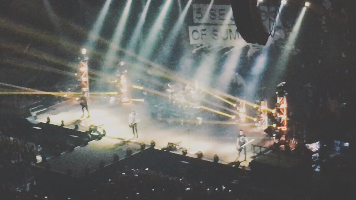 flnbrry's tweet photo. My 2016 self is cryinggggg cos what do u mean na makikita ko ulit ang  5SOS after 10 years hello?????? This was me and my super zoomed photo sa iPhone 6s pa all the way up from GenAd 😂😭😭😭 see you again @5SOS SANA MAKA SECURE NG TICKET 😭😭😭😭 https://t.co/FMOewHRLOG
