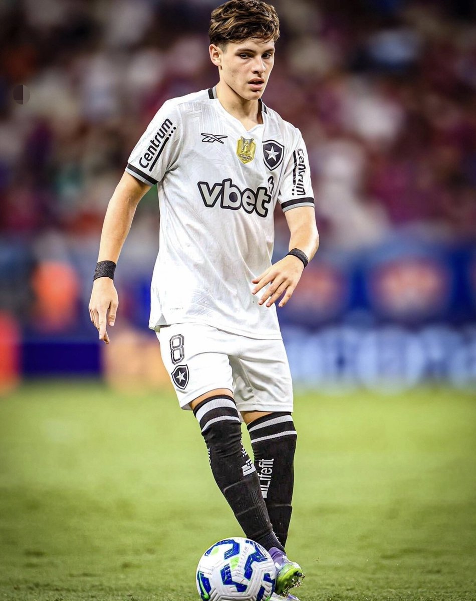 Só nós que não vamos buscar ninguém no Botafogo <a href="/icoroman/">Odorico Roman</a> <a href="/duschumacher/">Eduárdo Schumacher</a>?

Wagner Leonardo repõe a saída do Barboza.

Empresta até o final do ano o Monsalve que foi arquivado.

Busquem o Montoro, ofertando o Wagner e o perdão da dívida de R$20M.

Mec e Montoro, 2 jóias pro futuro.